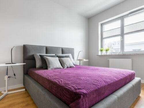 Wybierz odpowiednie łóżko tapicerowane do sypialni