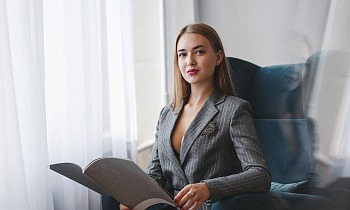 Marynarki damskie do lnianej koszuli – jak dobrać właściwie?