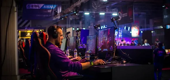 Zobacz jak modułowe stoiska na targach branży gamingowej, wprowadzają rewulcję w prezentacji gier