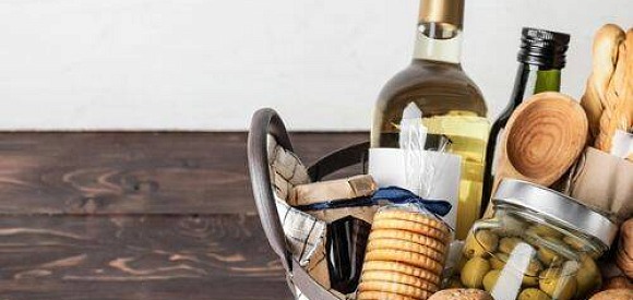 Jak znaleźć idealną firmę robiącą kosze prezentowe