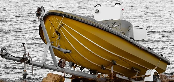 Jak akcesoria do przyczep podłodziowych wpływają na jakość transportu?