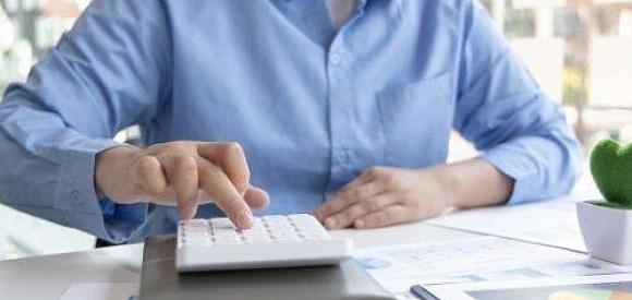 Czy warto wypełniać deklarację podatkową przez Internet?